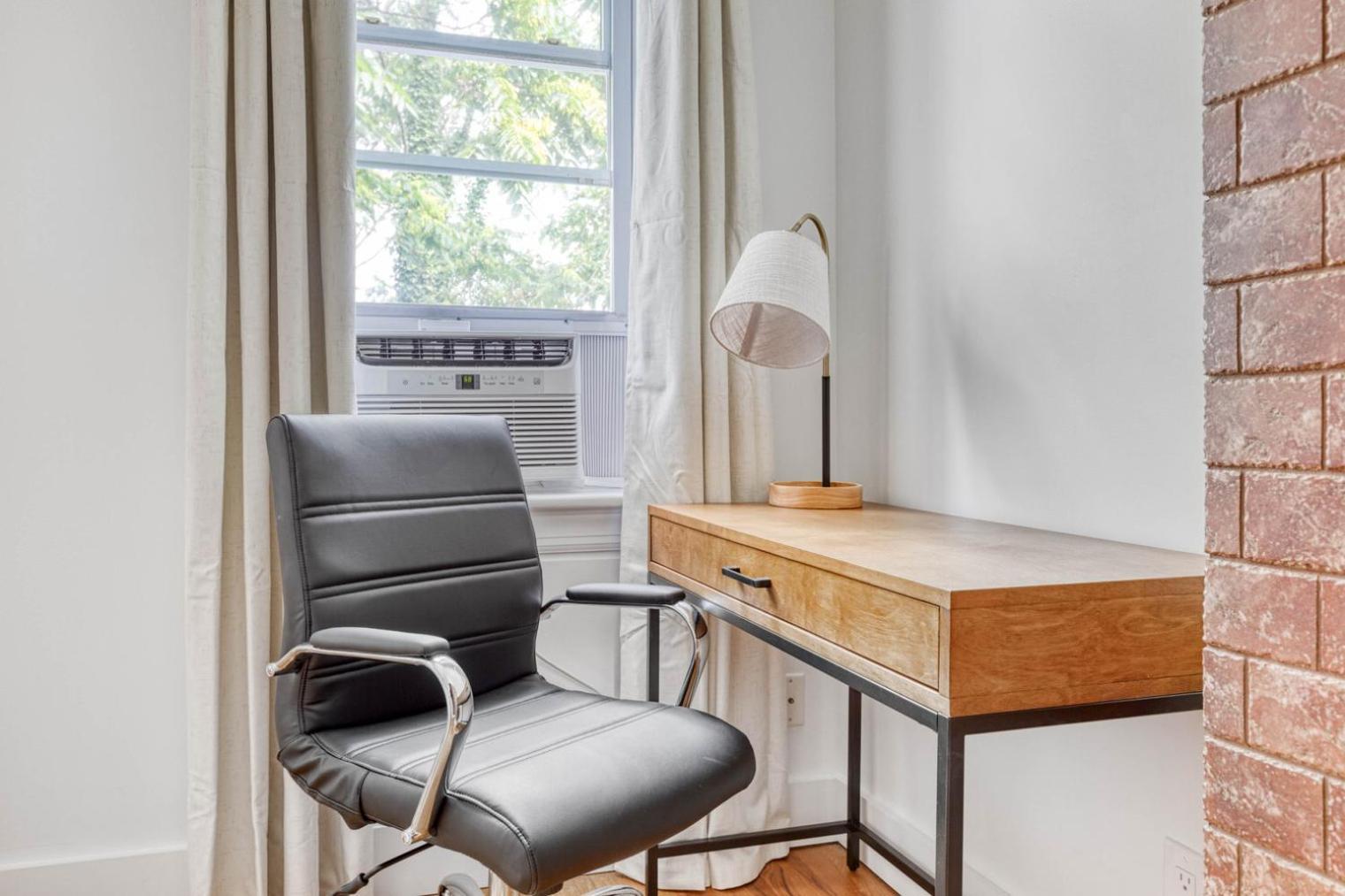 Greenpoint 1br W Wd Nr Mccarren Park Nyc-886 Apartment