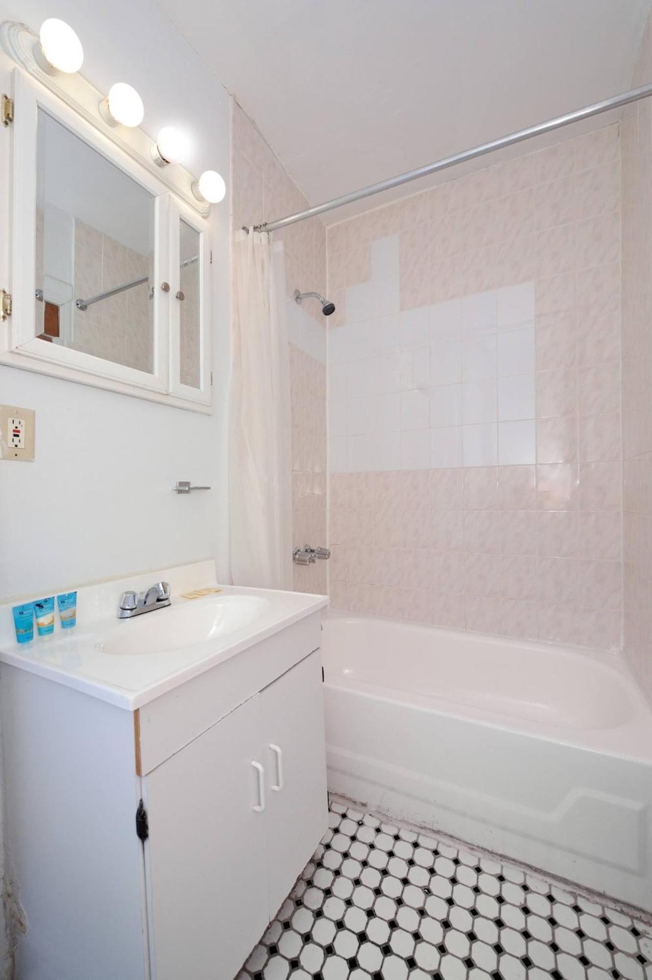 Furnished Upper West Side 1 Bedroom *