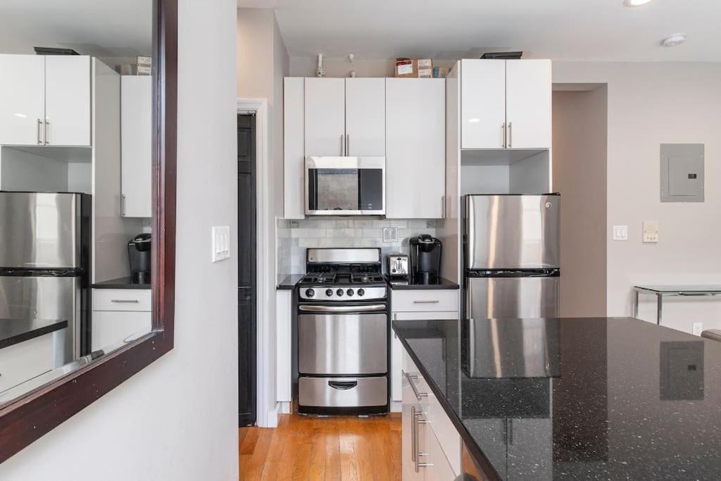 Apartment Renovated Lower Eastside 2br Washer Dryer New York