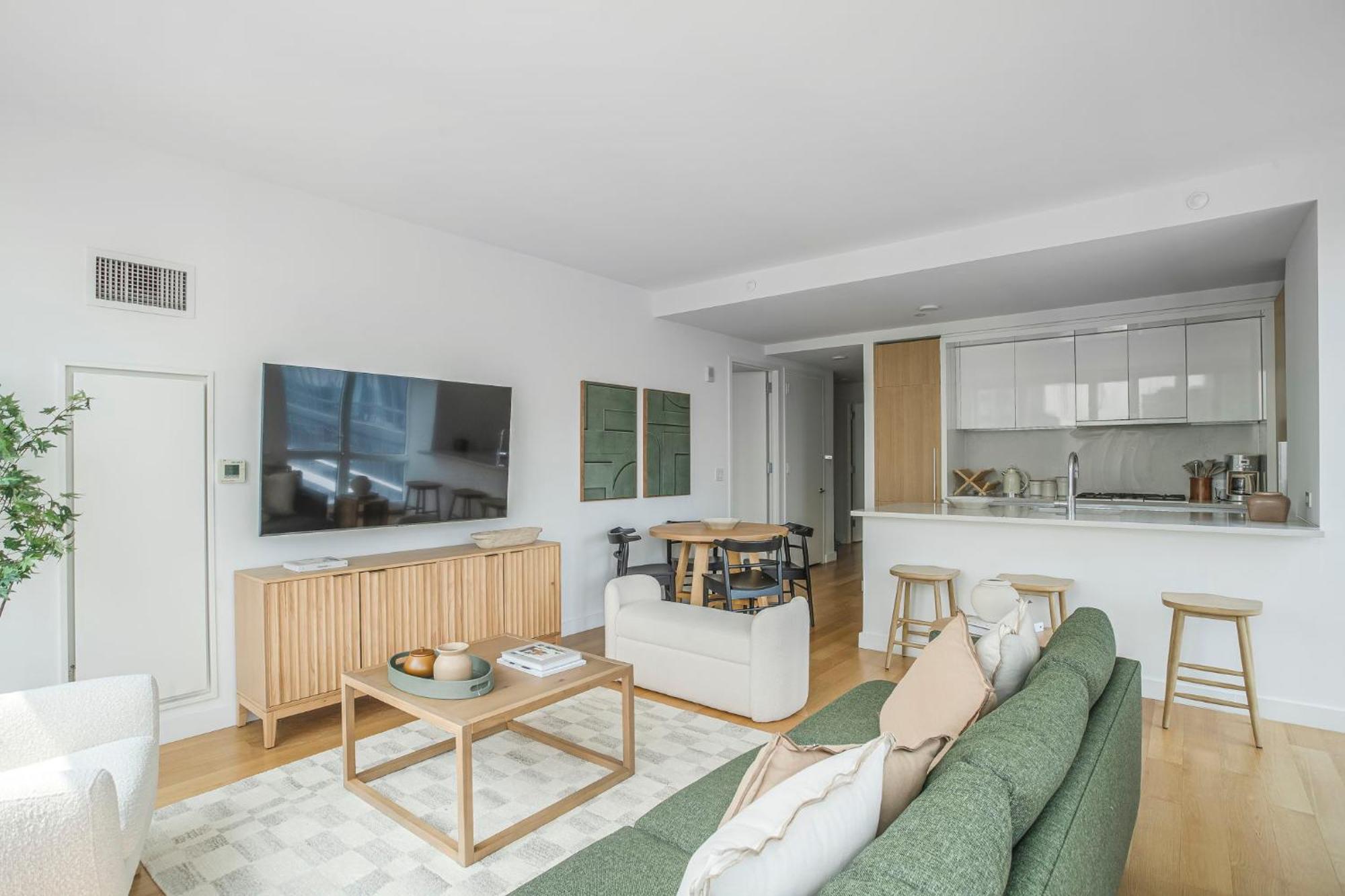 Adorable Hiding 2bd 2bath Gem New York