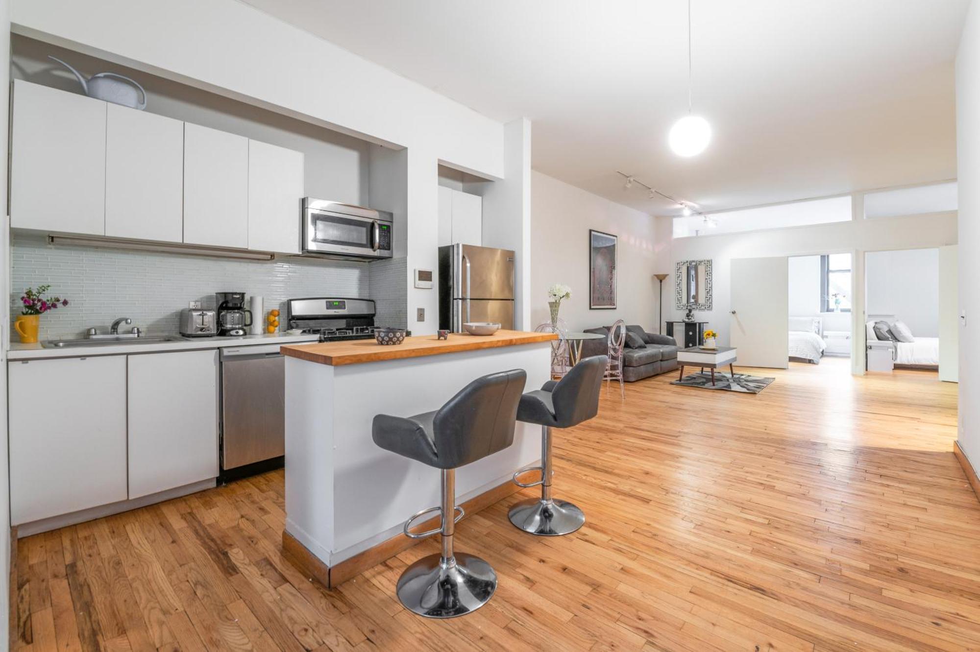 Monthly Nyc Rentals- Modern 4 Bedroom Unit