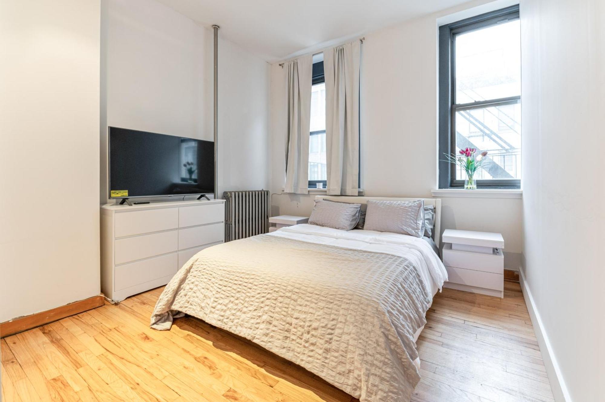 Monthly Nyc Rentals- Modern 4 Bedroom Unit Apartment *