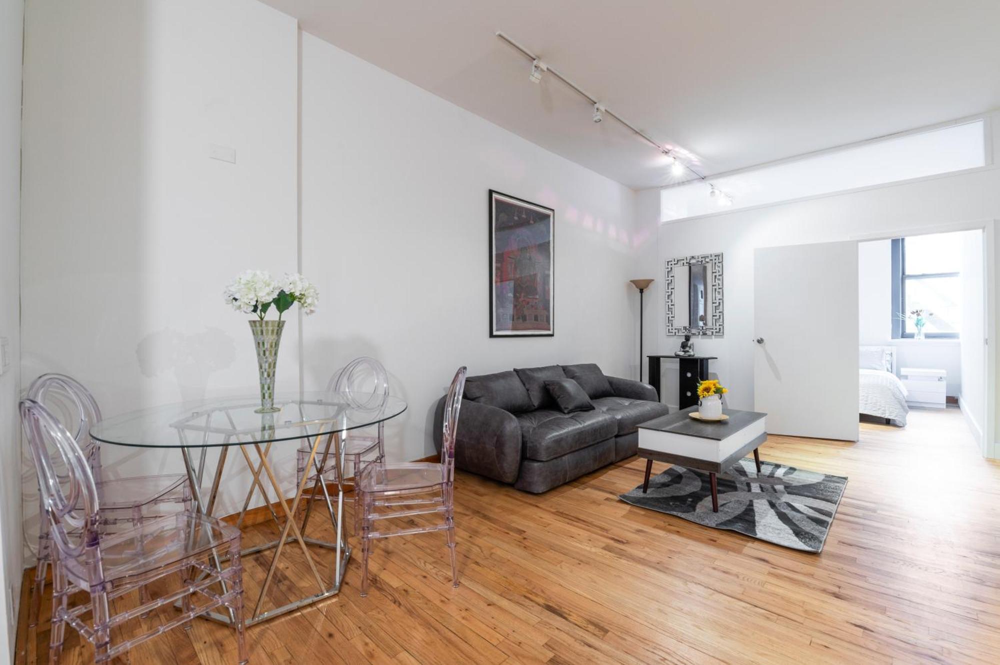 Monthly Nyc Rentals- Modern 4 Bedroom Unit