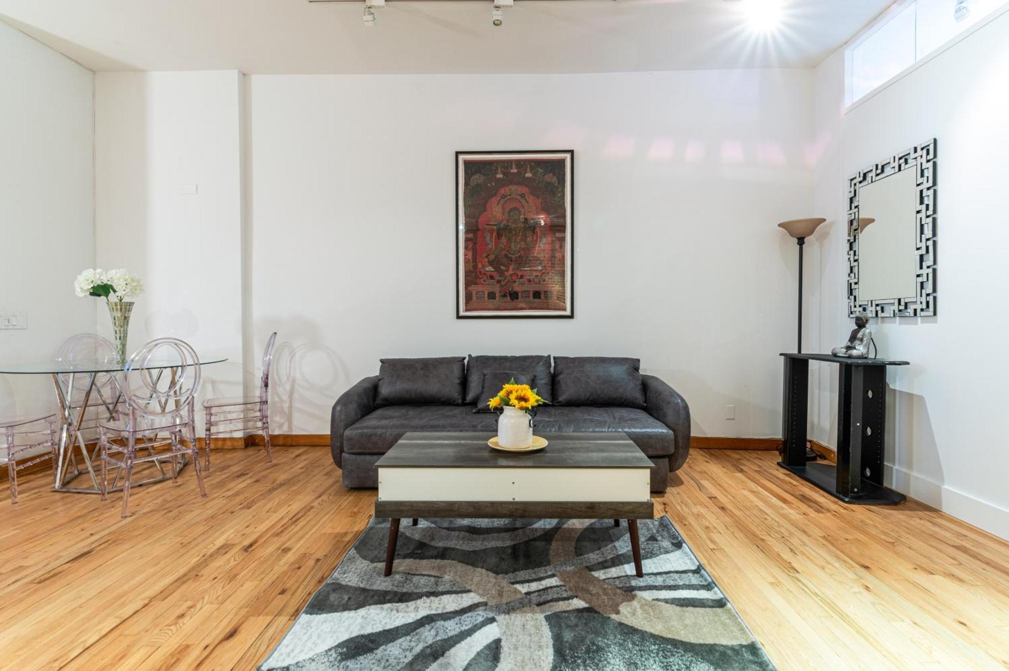 Monthly Nyc Rentals- Modern 4 Bedroom Unit