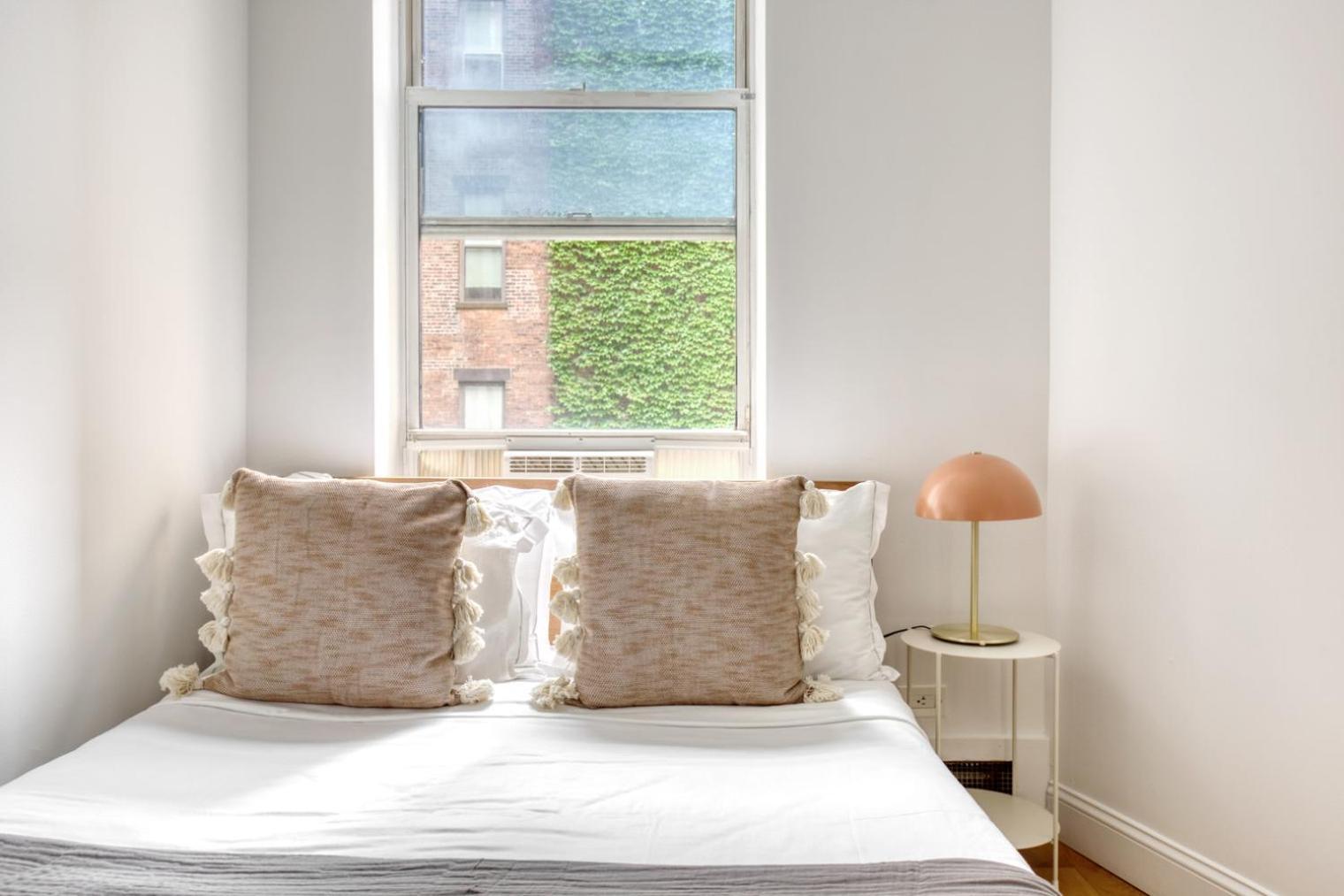 Upper W Side 2br W Wd Nr Central Park Nyc-277