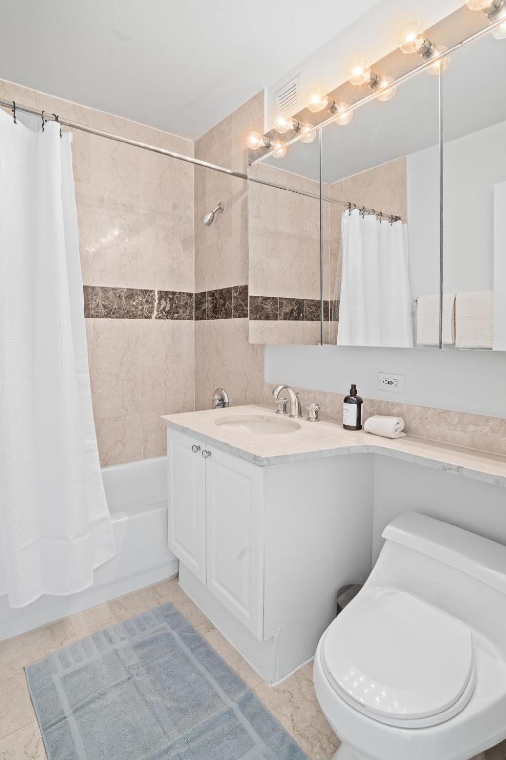 Apartment Inviting 2bedroom 2bath