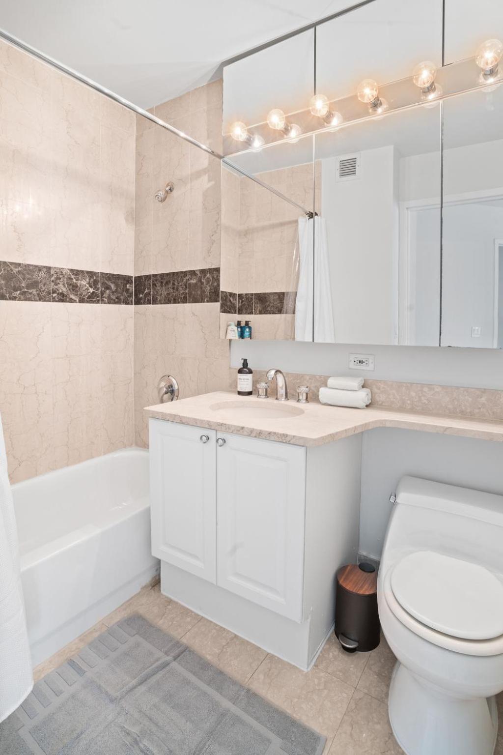 Apartment Inviting 2bedroom 2bath