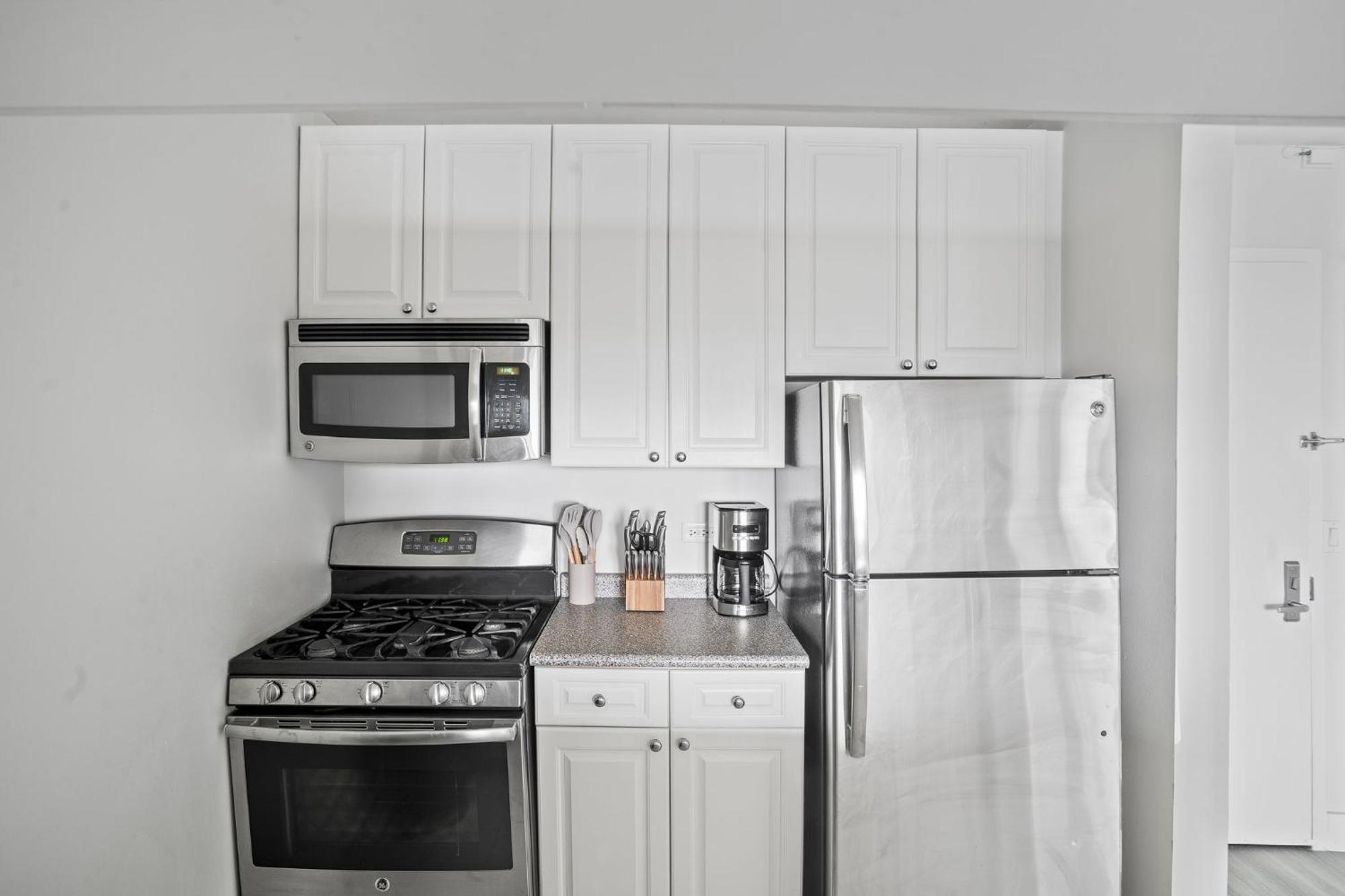 Inviting 2bedroom 2bath Apartment *