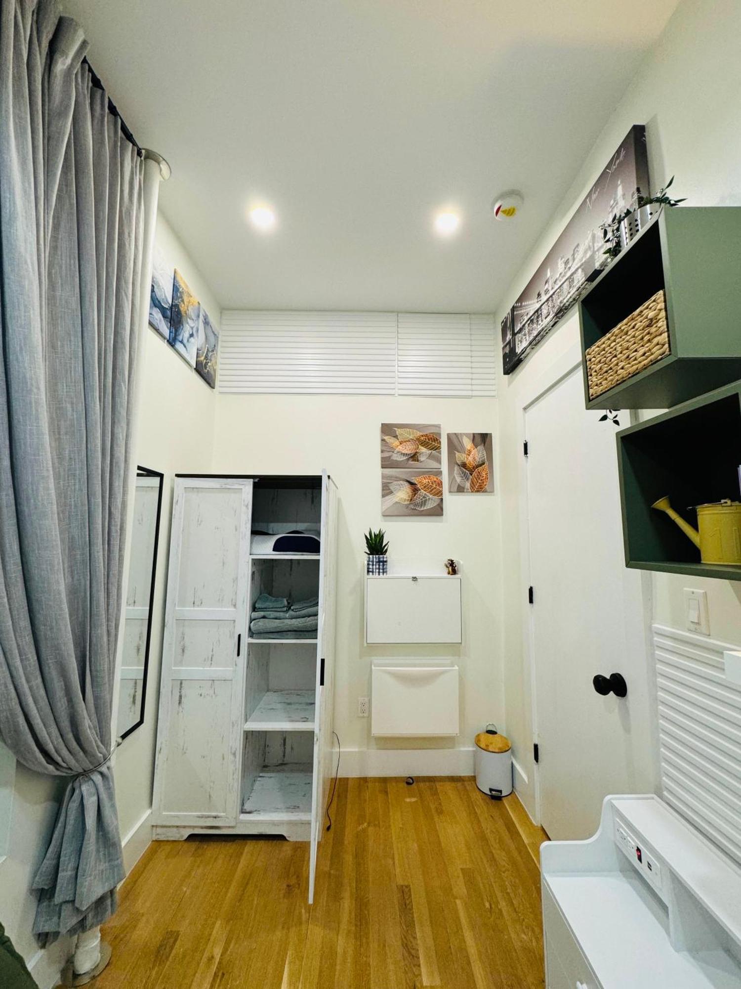 Columbus House Homestay *