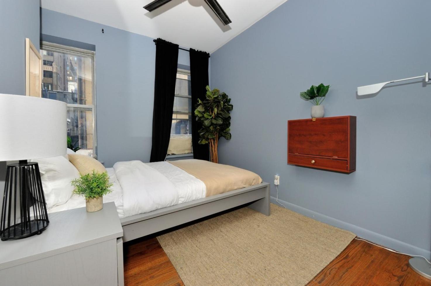 Monthly Nyc Rentals- Newly Designed 3 Bedroom Unit Apartment