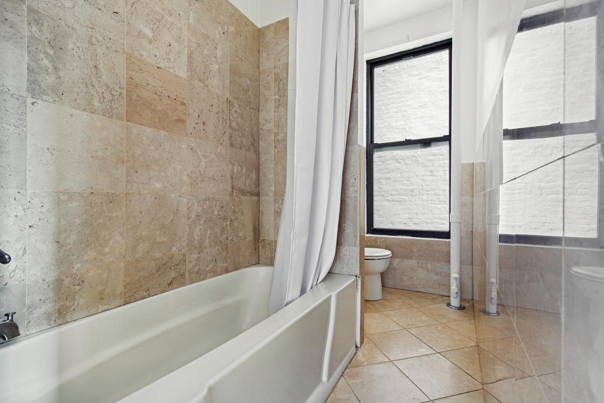 Monthly Nyc Rentals- Beautiful 3 Bedroom Unit Apartment New York