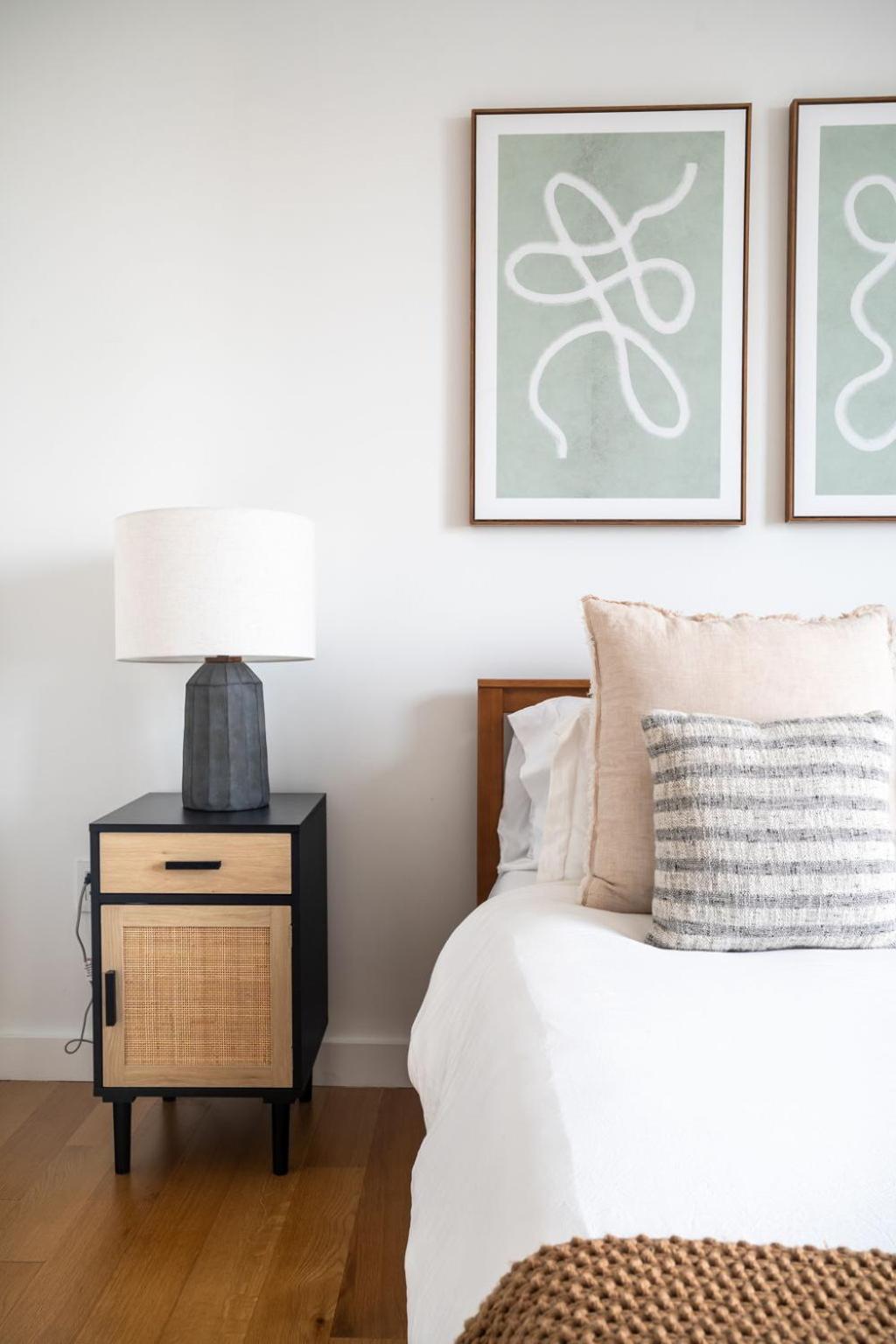 Elegant 2 Bd 2 Bath Escape Apartment *