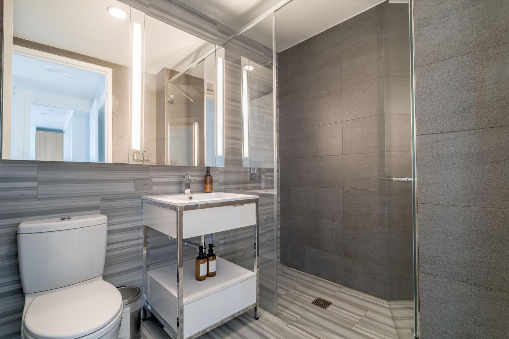 Elegant 2 Bd 2 Bath Escape * New York