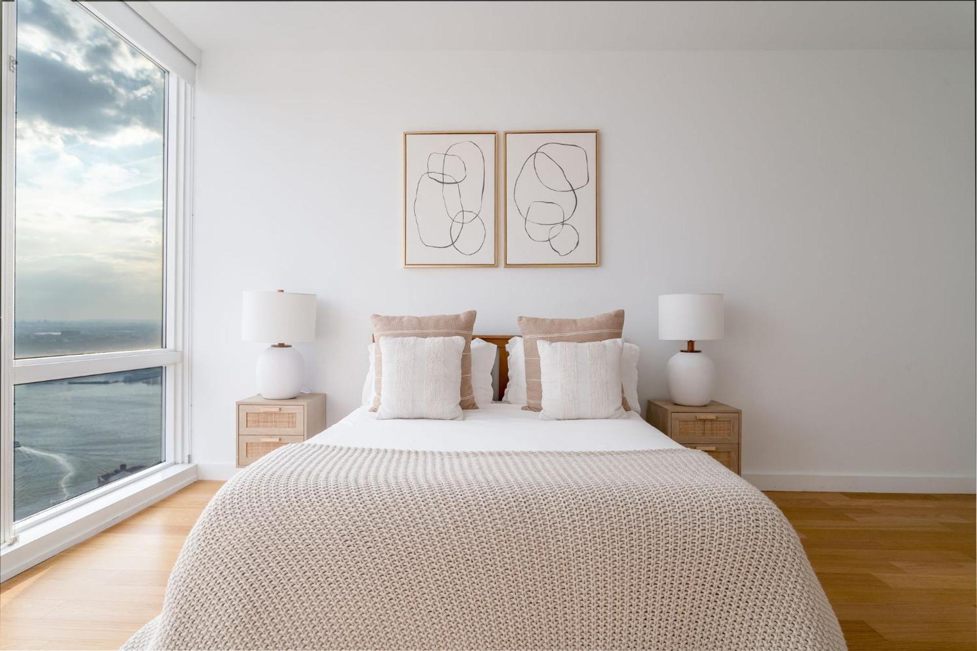 Elegant 2 Bd 2 Bath Escape New York