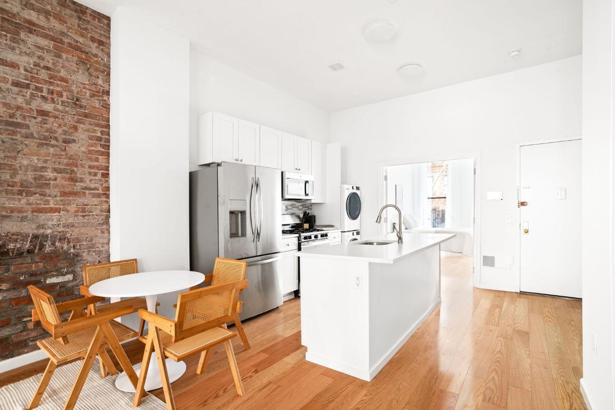 Midtown Marvel 2 Bd 2 Bath *