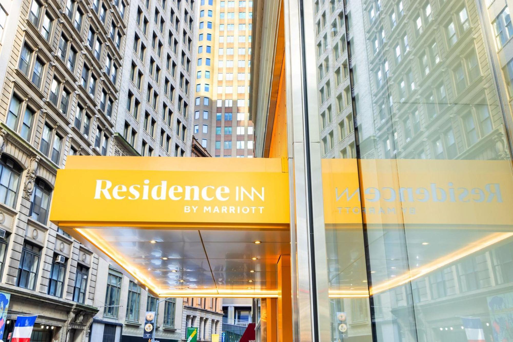 Hotel By Marriott Downtown Manhattan/world Trade Center Area 4*