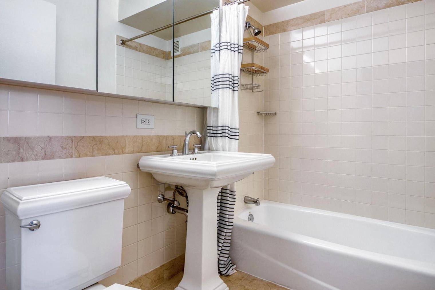 Apartment Upper West Side 2br W Rooftop Gym Nr Park Nyc-1216