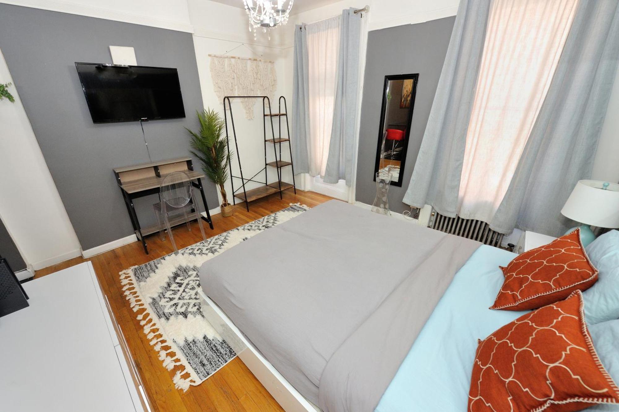 Monthly Nyc Rentals- Perfectly Designed 2 Bedroom Unit Apartment *