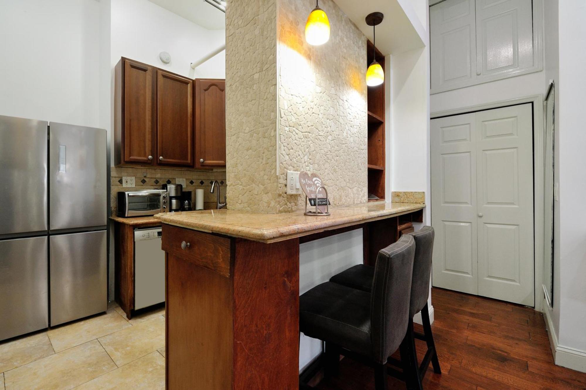 Monthly Nyc Rentals- Gorgeous 1 Bedroom Unit Apartment