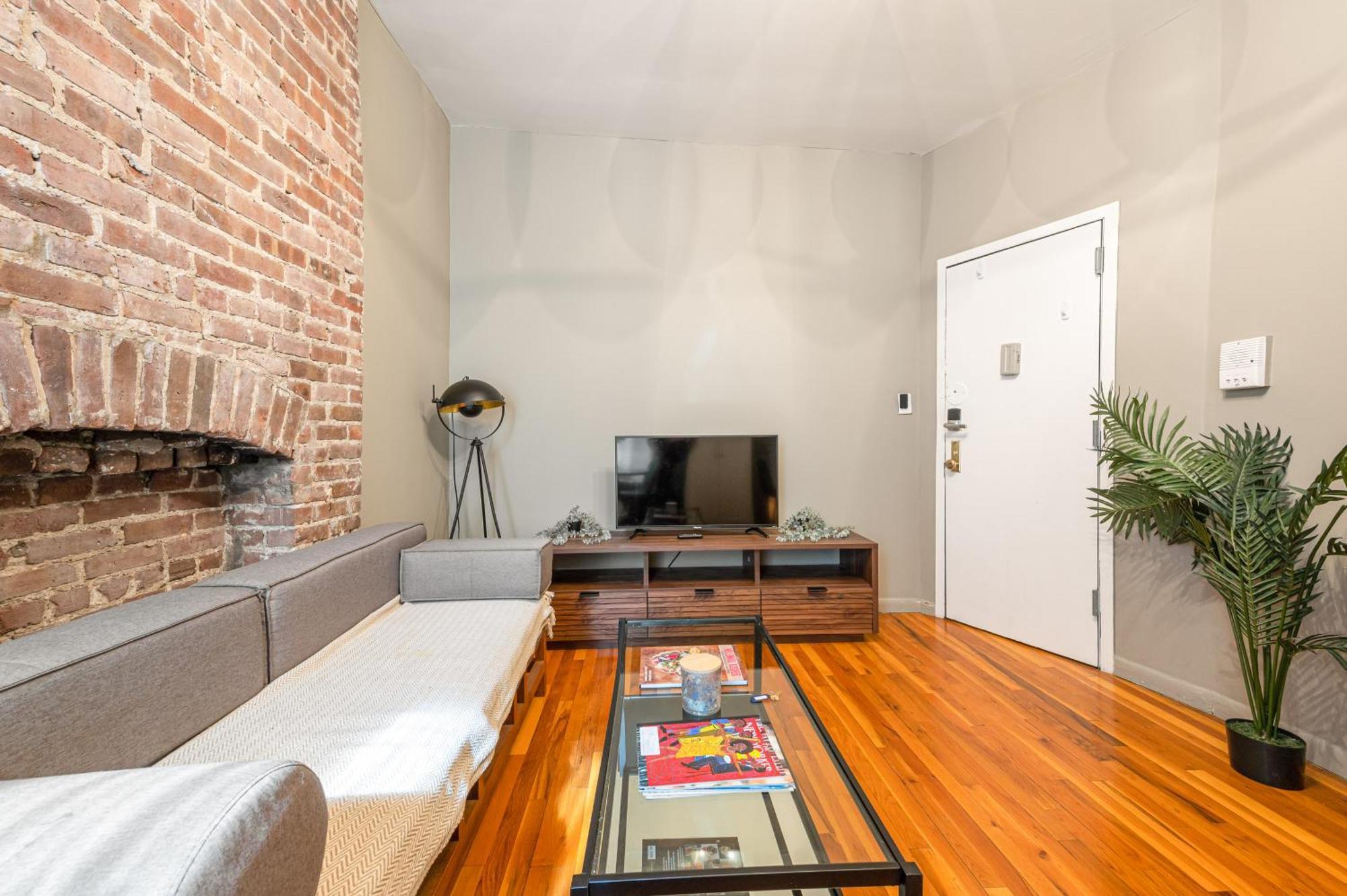 Monthly Nyc Rentals- Amazing 1 Bedroom Unit *