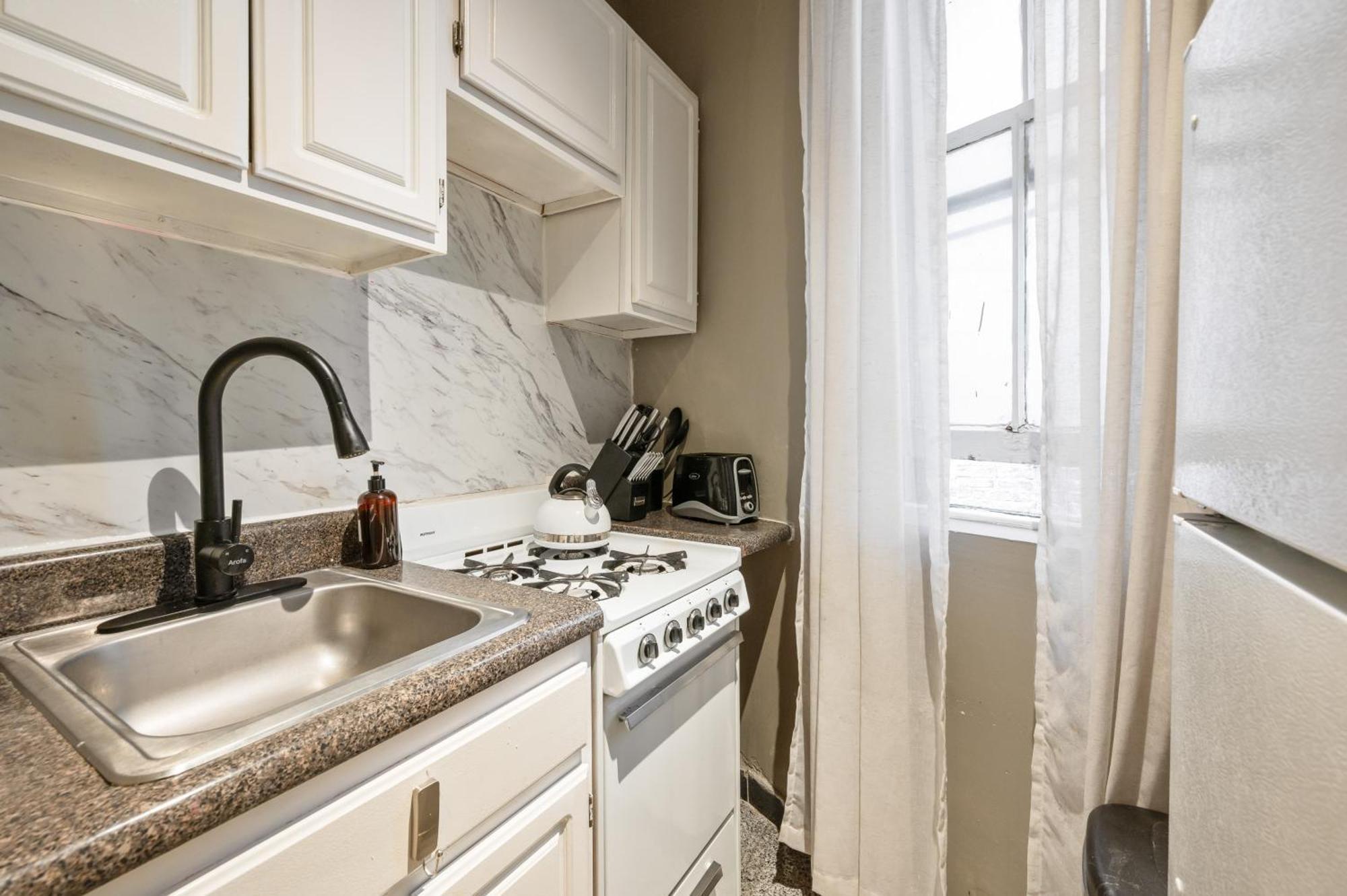 Monthly Nyc Rentals- Amazing 1 Bedroom Unit