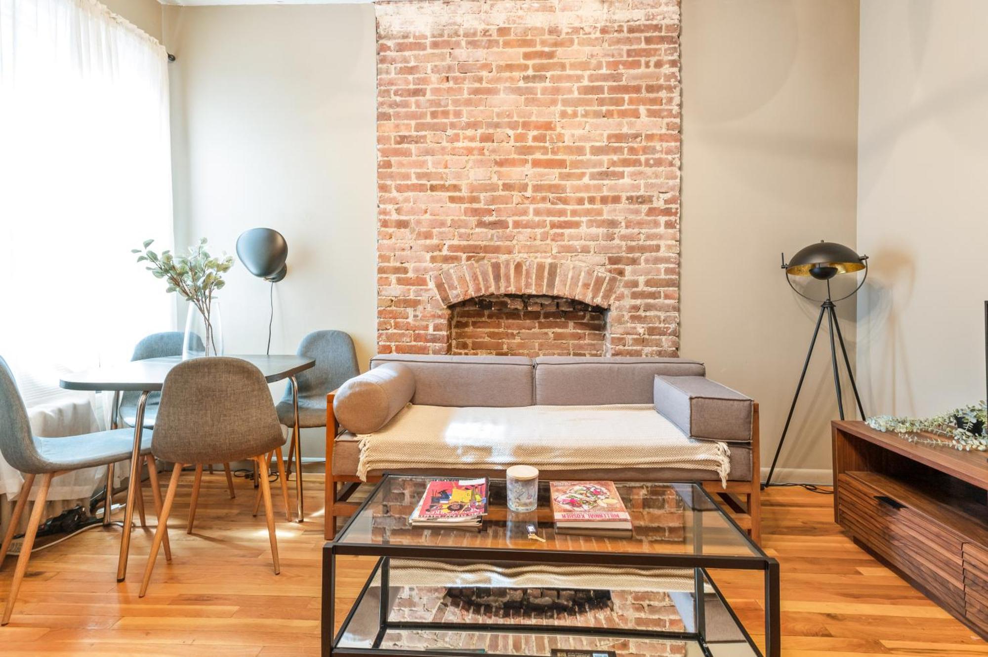 Monthly Nyc Rentals- Amazing 1 Bedroom Unit * New York