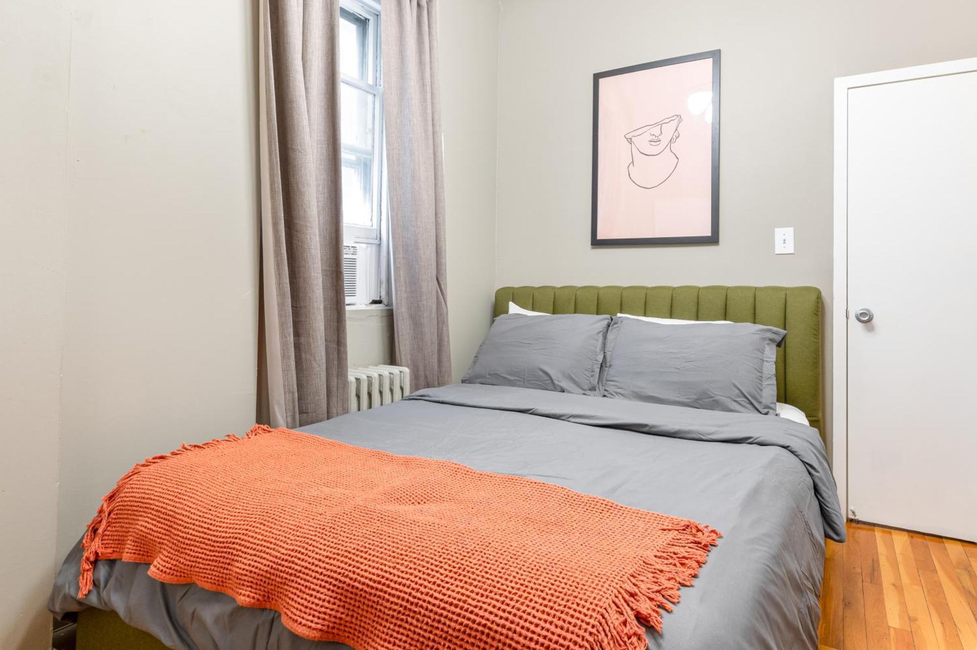 Apartment Monthly Nyc Rentals- Amazing 1 Bedroom Unit *