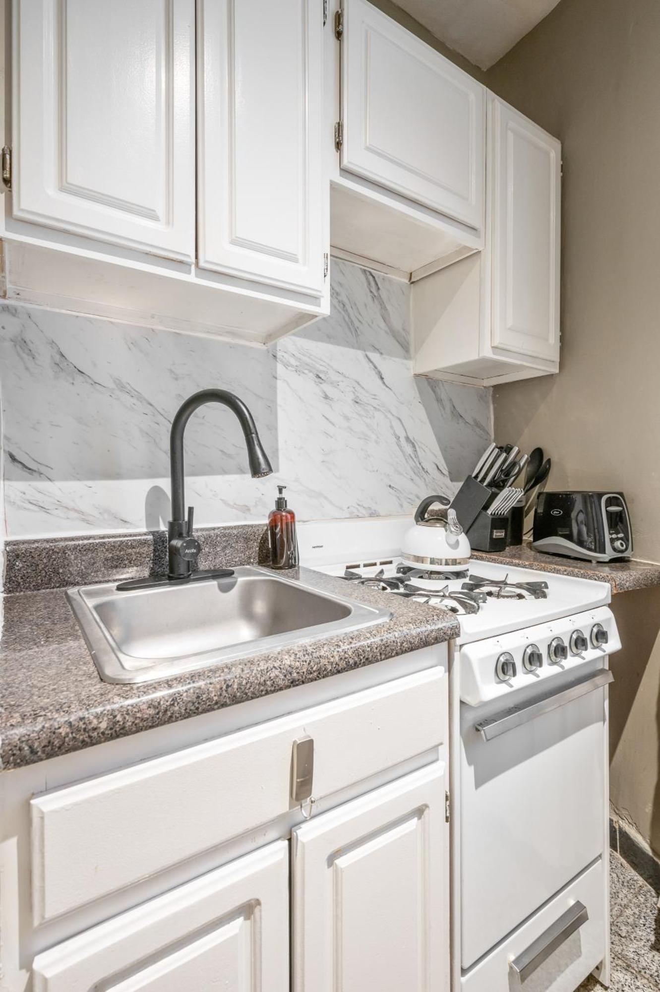 Monthly Nyc Rentals- Amazing 1 Bedroom Unit New York