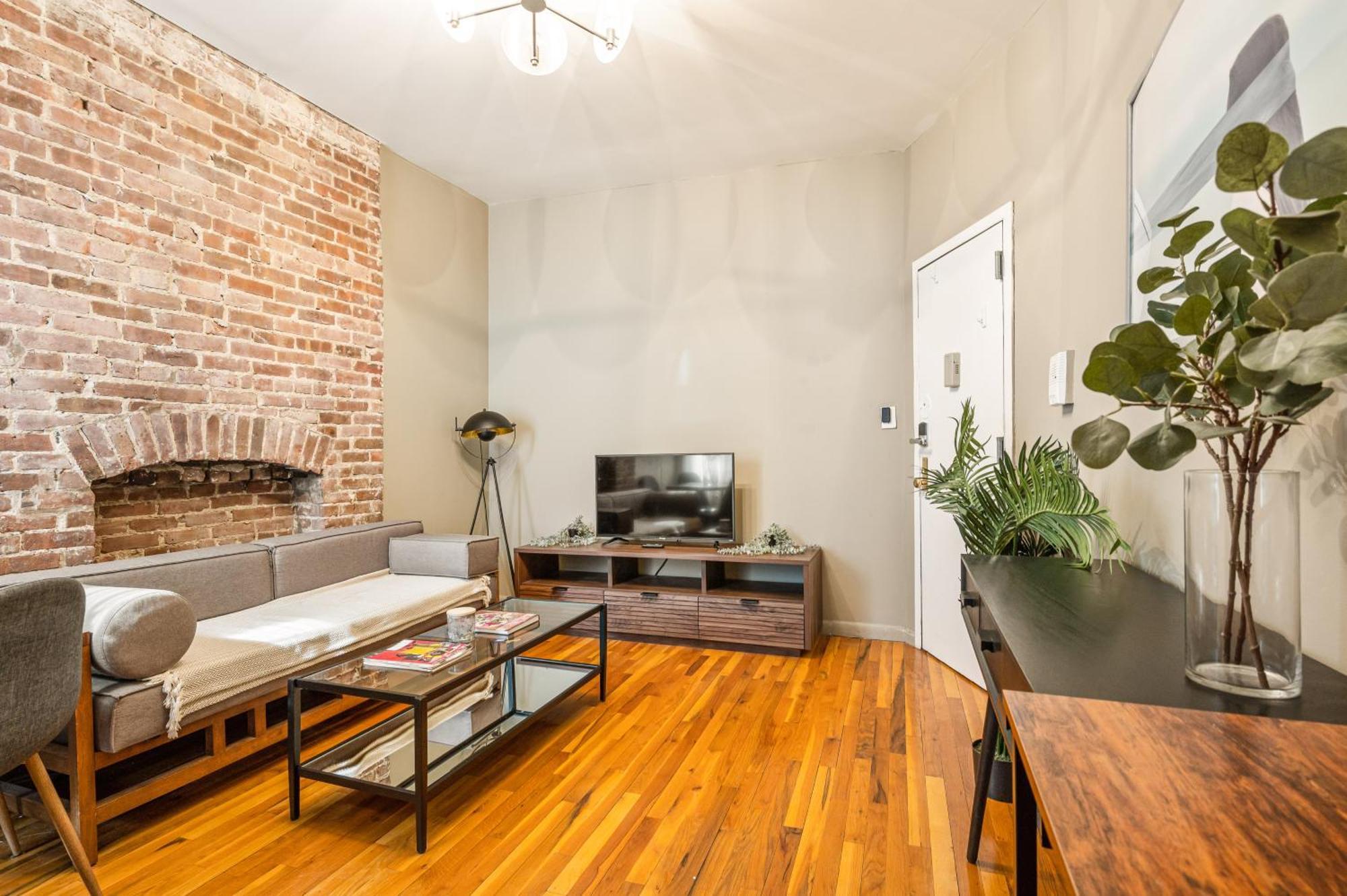 Monthly Nyc Rentals- Amazing 1 Bedroom Unit Apartment