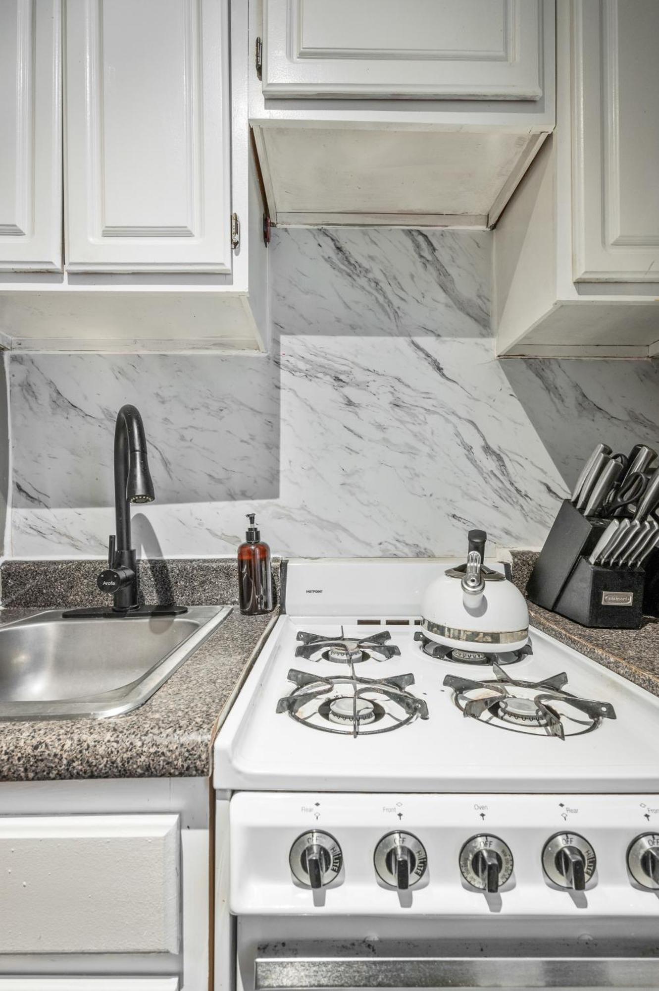 Apartment Monthly Nyc Rentals- Amazing 1 Bedroom Unit *