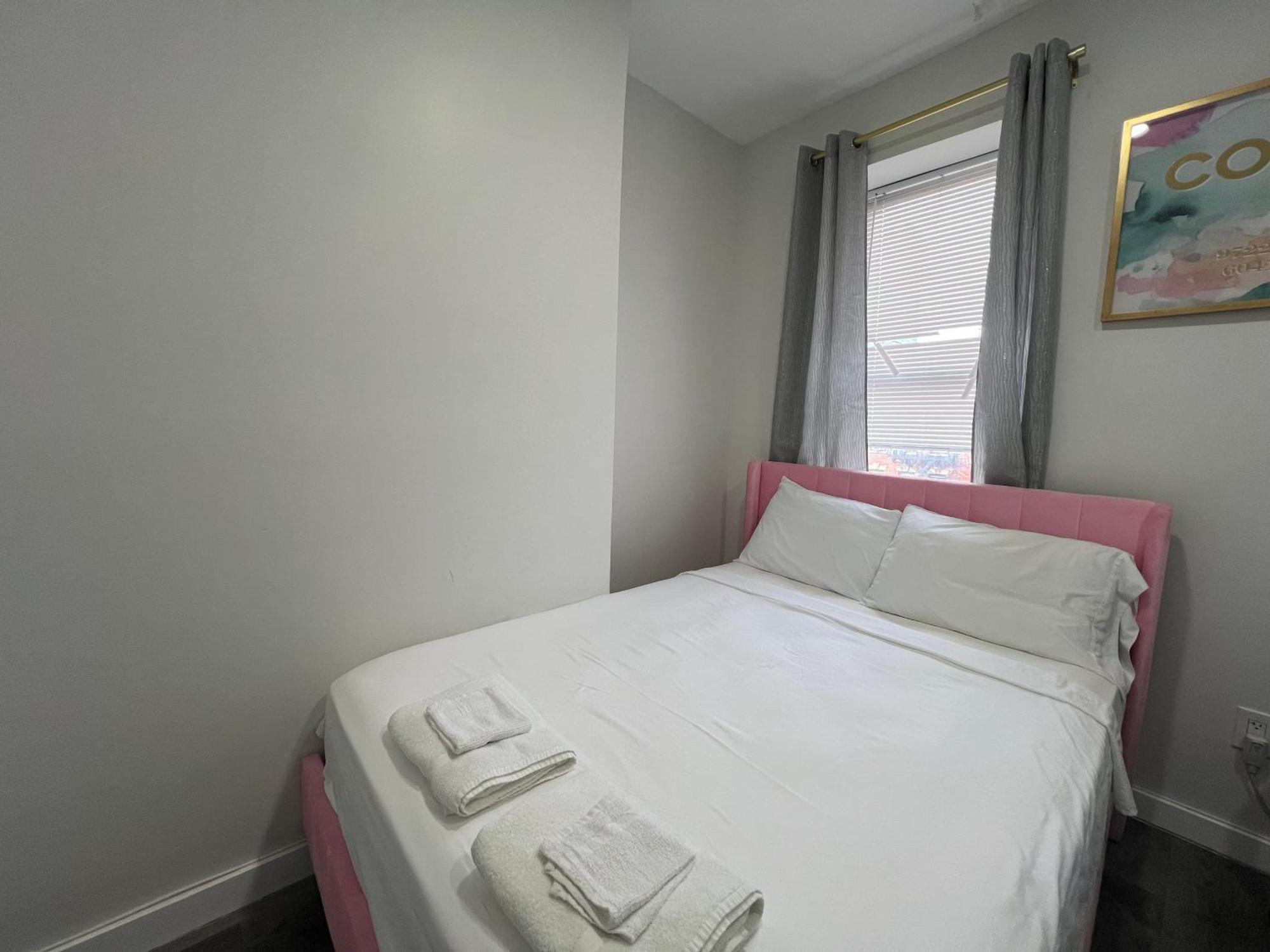 Steps From Times Square Broadway *