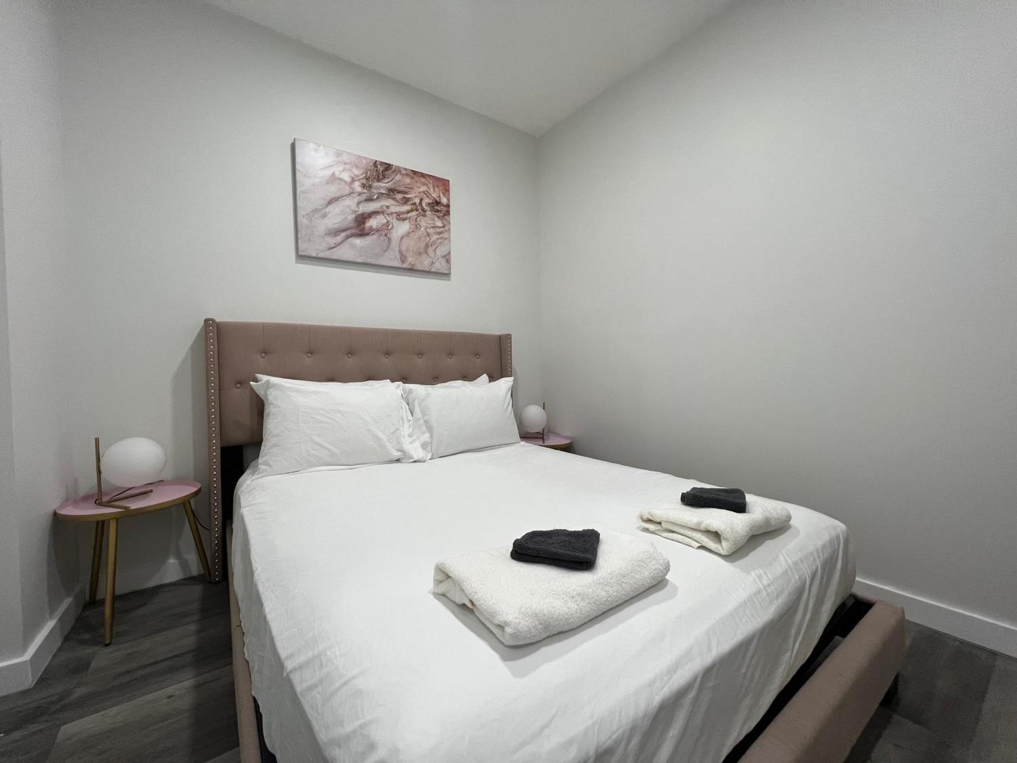 Steps From Times Square Broadway *