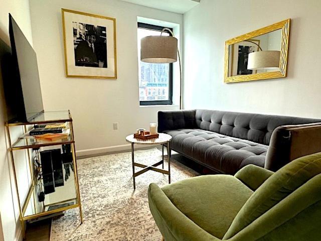 Huge Modern 2 Bedroom In Little Italy Apartment