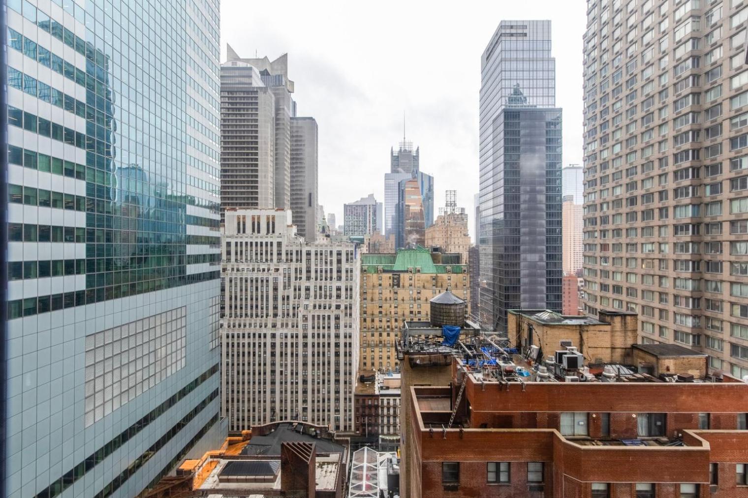 Blueground Midtown Doorman Gym Nr Times Sq Nyc-1411 Apartment