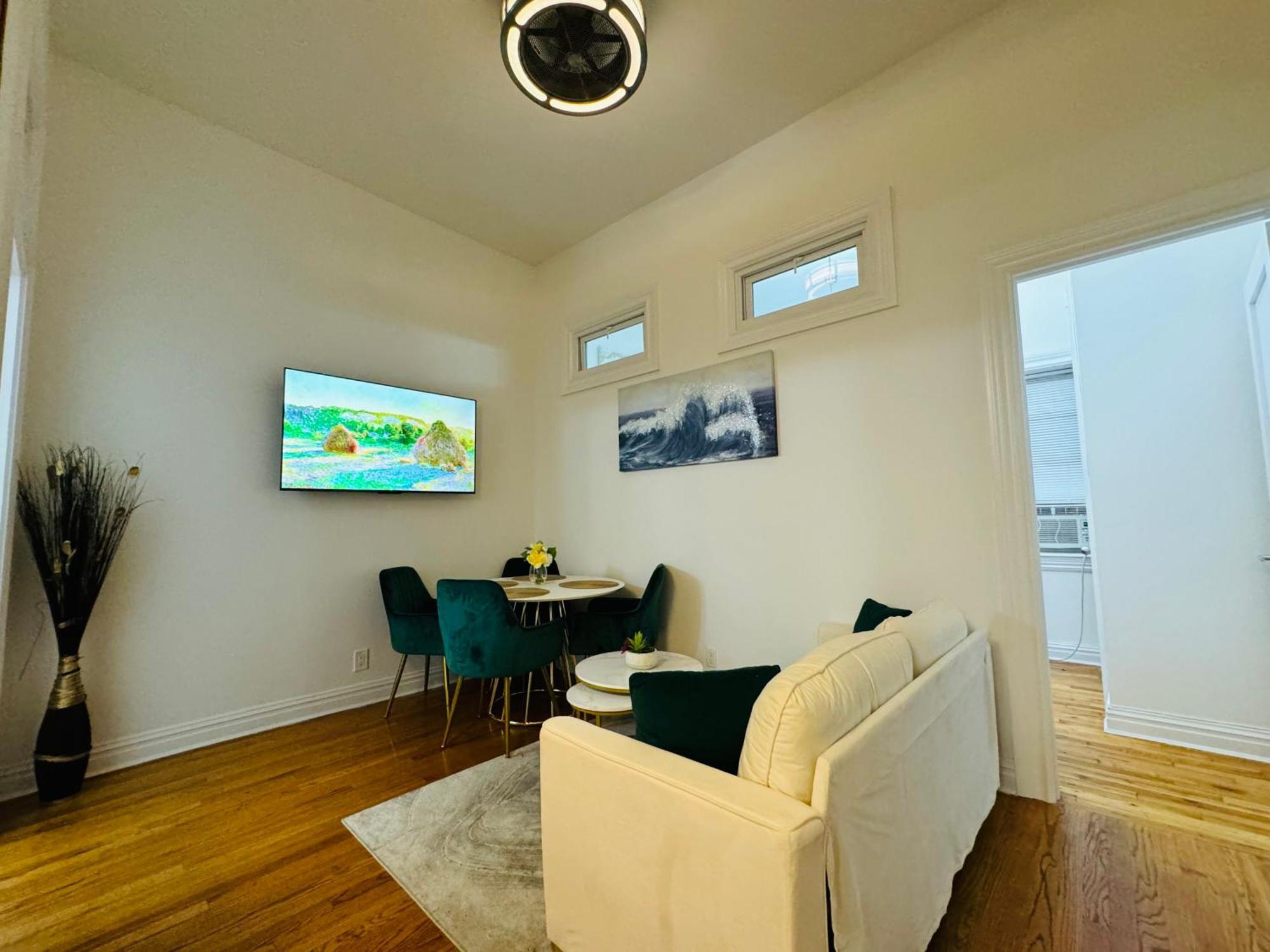 Apartment Broadway Bliss