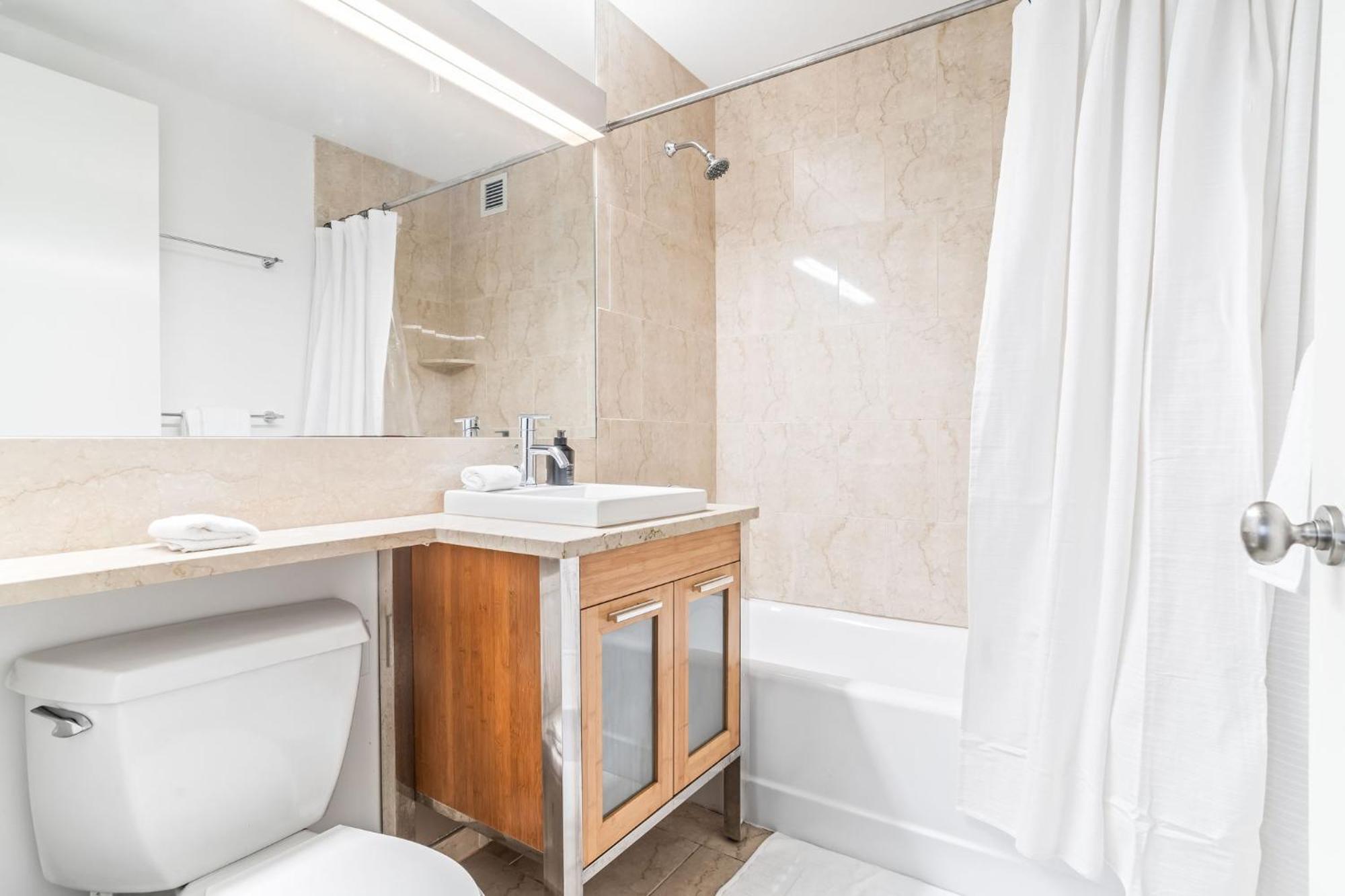 Downtown Modern With 3br And 2ba Appartement New York