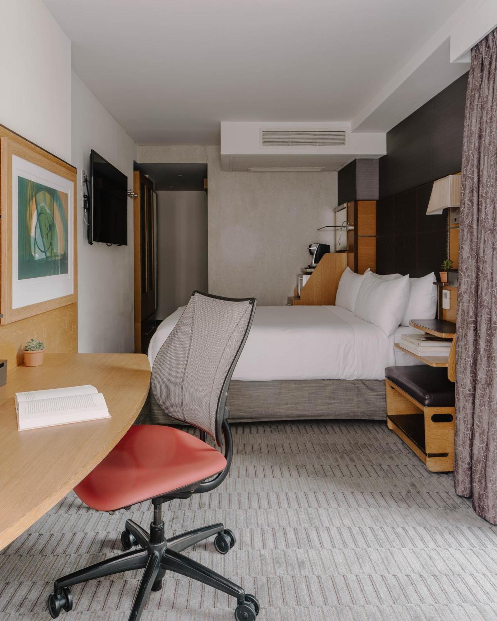 The Jewel Hotel,