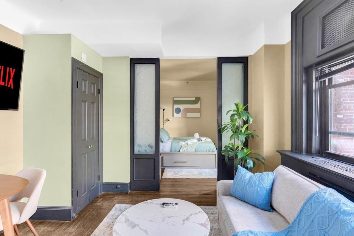 Cozy 2br With Gym And Walk To Times Square Appartement New York