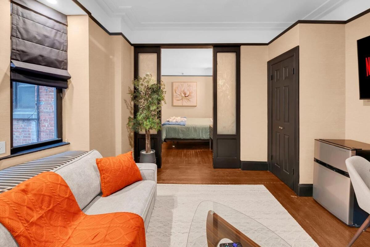 Beautiful Near Times Square With Gym & Patio