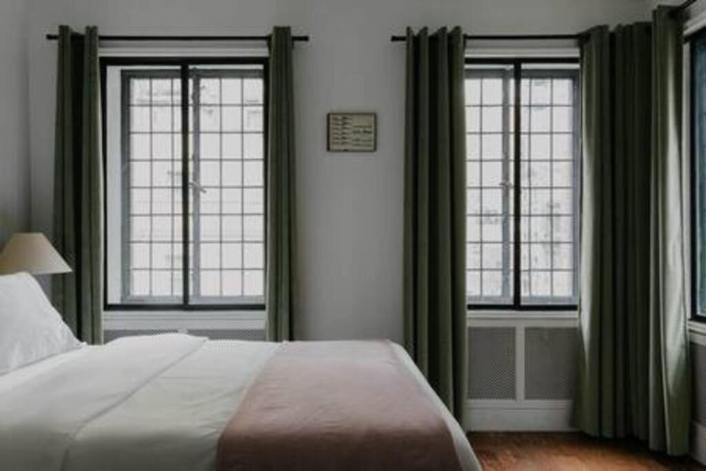 Midtown Townhouse W Skyline Rooftop New York