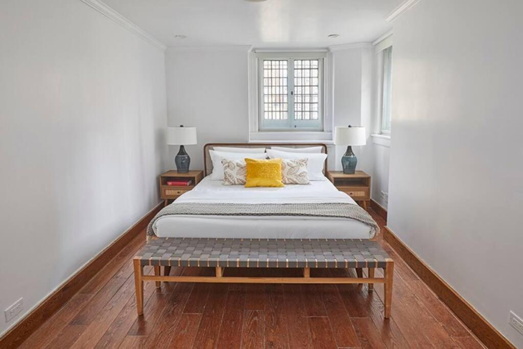 Midtown Townhouse W Skyline Rooftop Holiday home