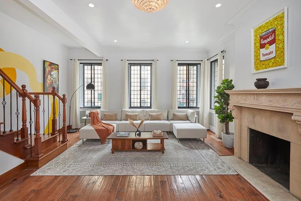 Midtown Townhouse W Skyline Rooftop Holiday home *
