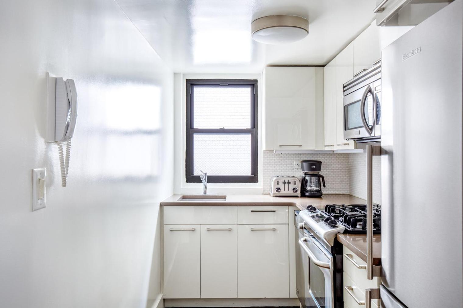 Ues 1br W Doorman Elevator Gym Nr Park Nyc-566 Appartement