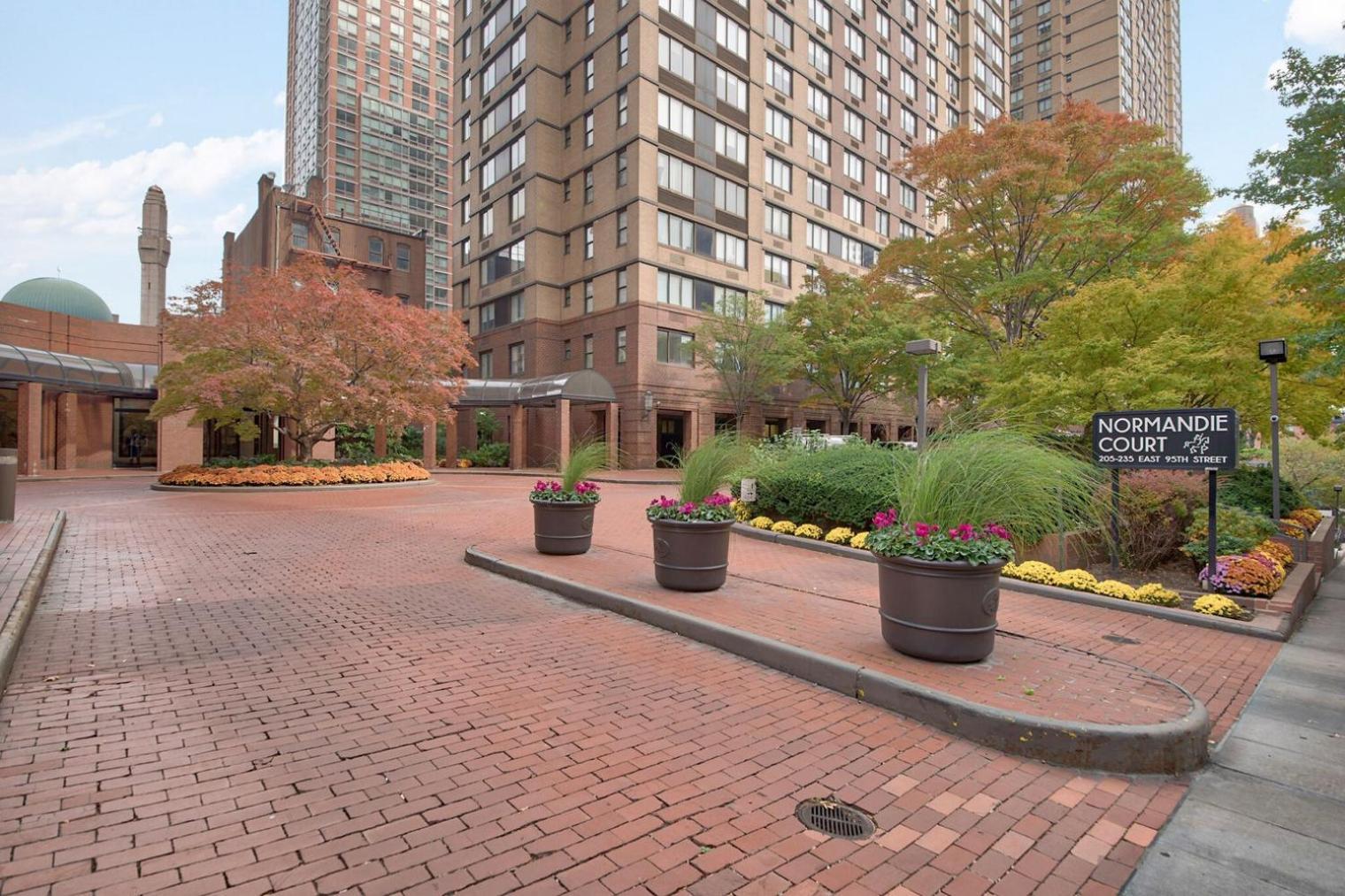 Blueground Ues Elevator Gym Pool Nr Central Park Nyc-1295 Apartment