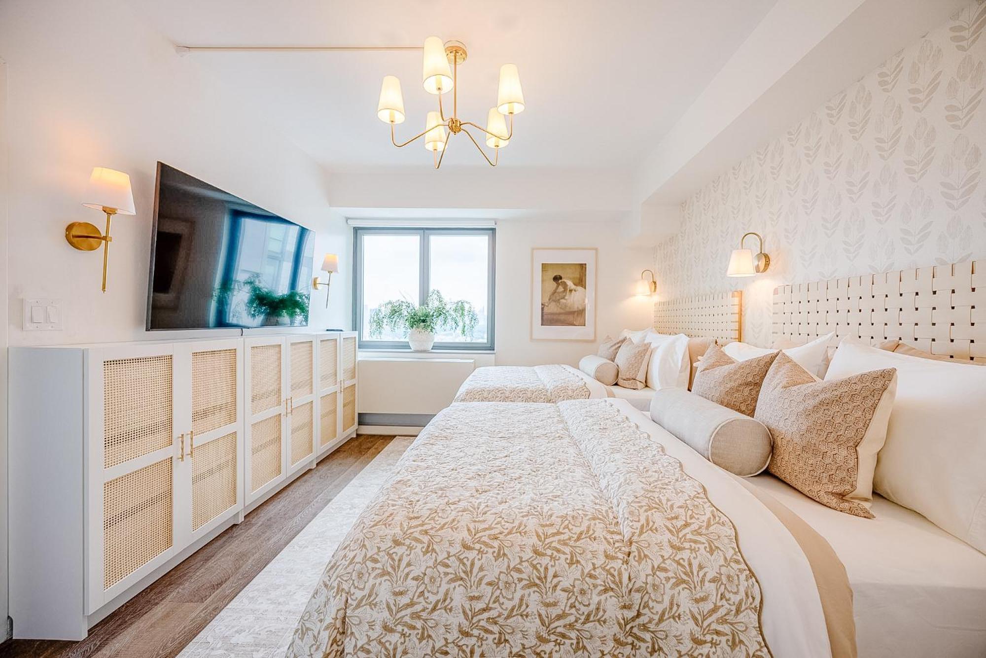 Skyline Spectacle Modern Designer Studio With Panoramic Nyc Views Apartment *