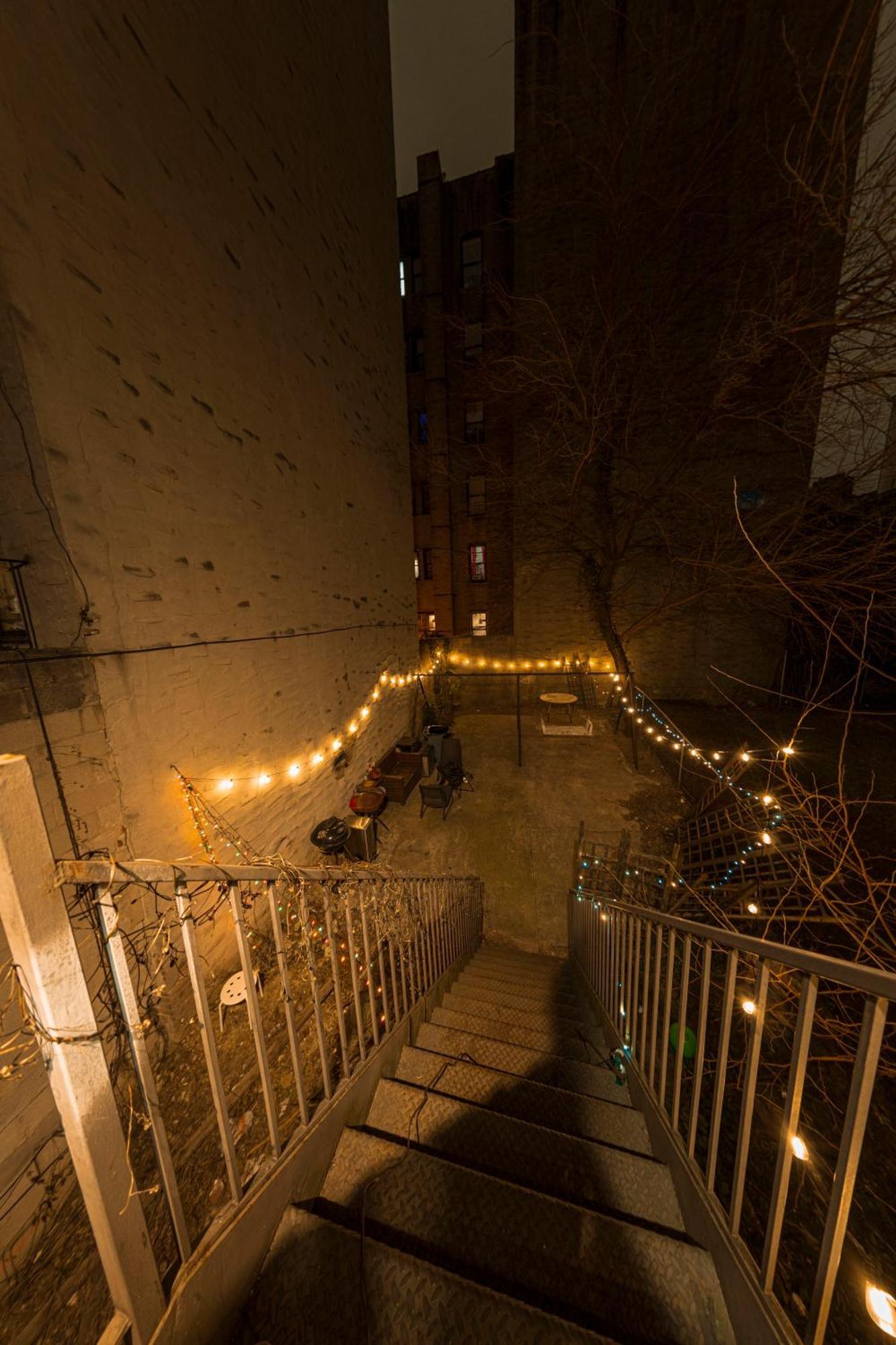 Central & Affordable Williamsburg Private Bedroom Close To Subway New York