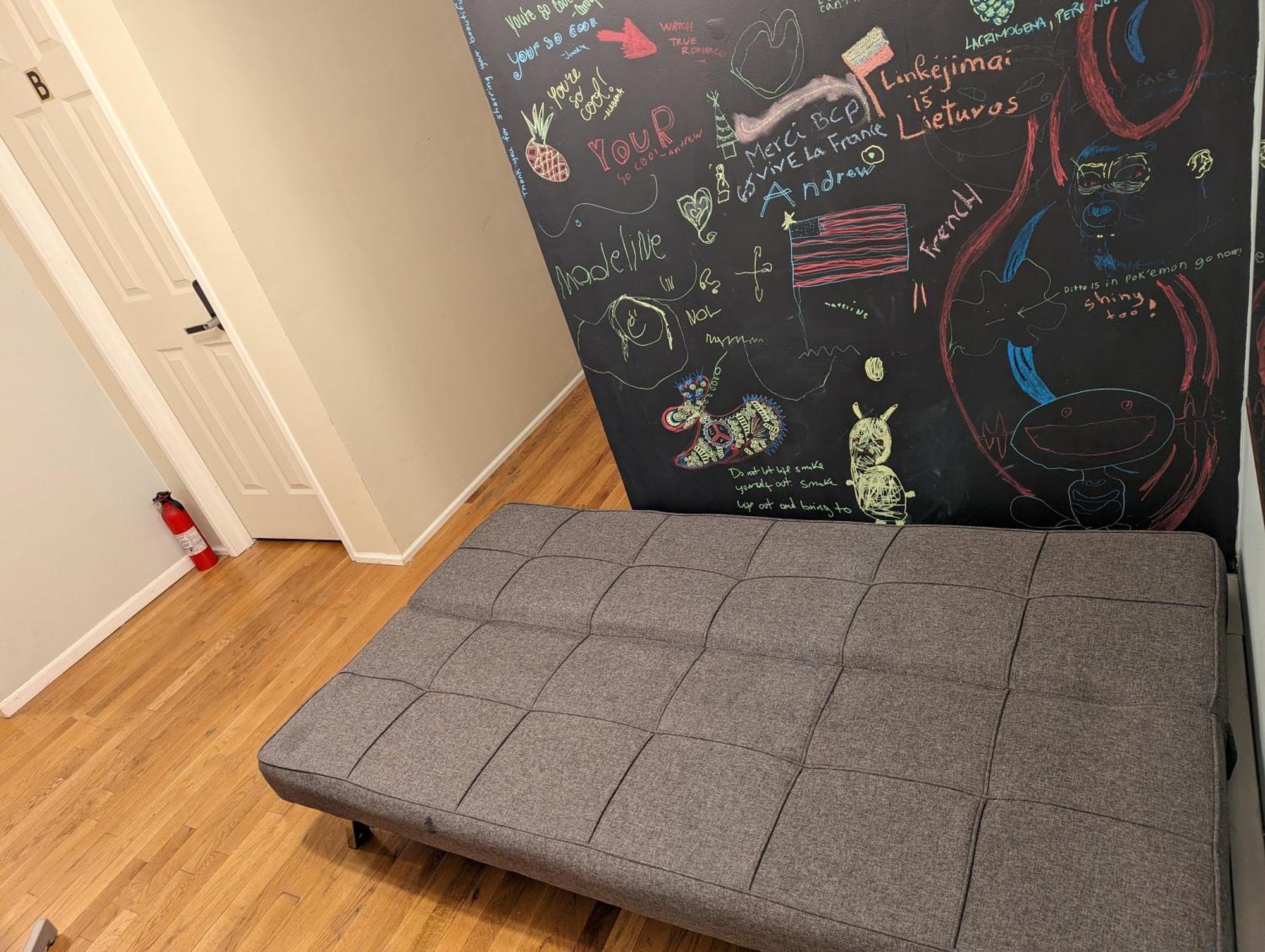 Central & Affordable Williamsburg Private Bedroom Close To Subway