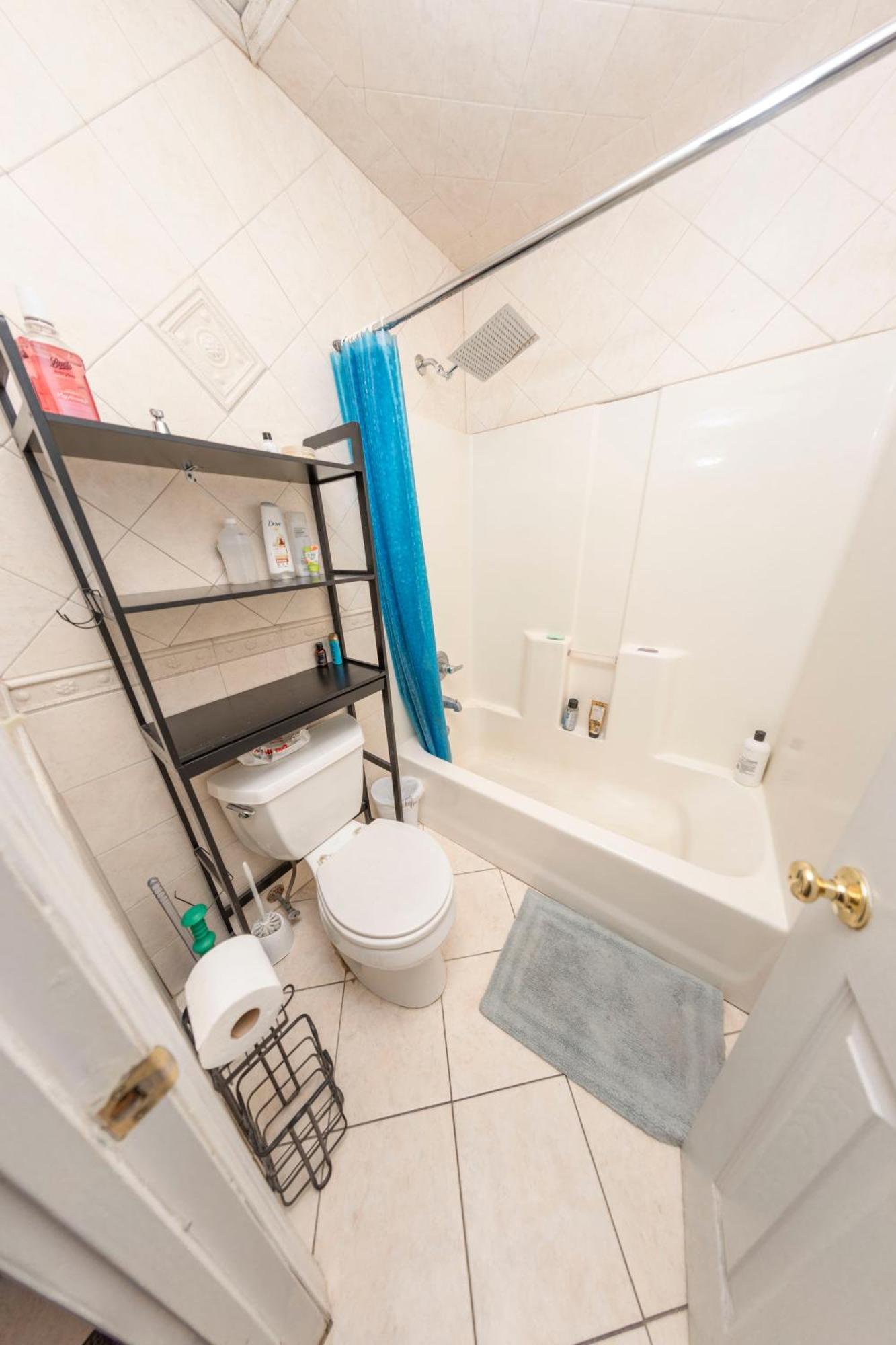 Central & Affordable Williamsburg Private Bedroom Close To Subway