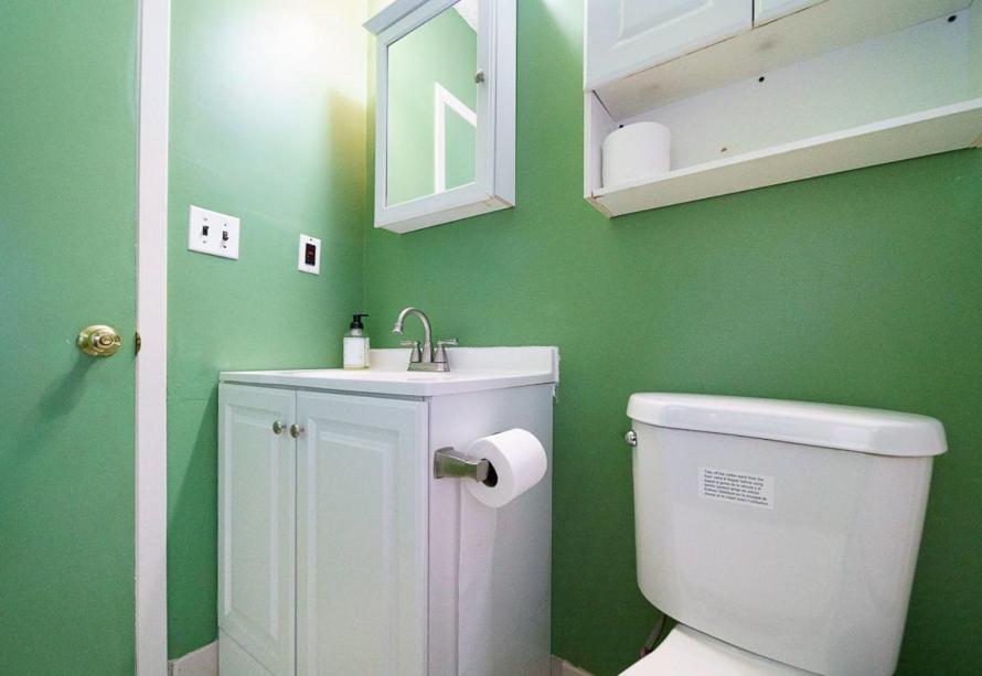 Awesome 3 Bedroom Unit In Nyc! *