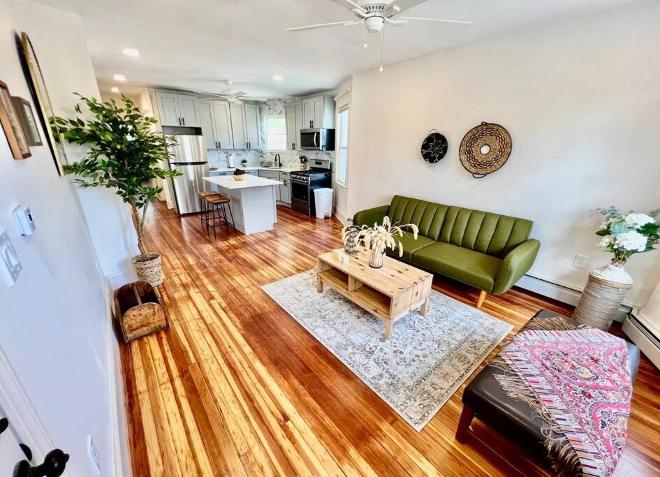 Apartment Modern - 3 Bedrooms, 2 Bathrooms New York